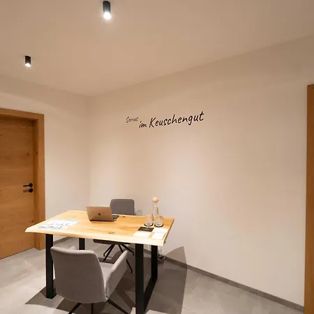 Keuschengut * Oberaichwald (Carinthia)