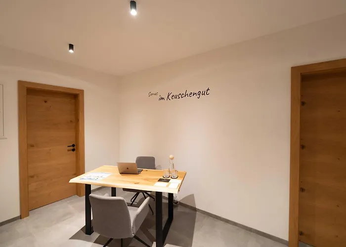 Keuschengut * Oberaichwald (Carinthia)